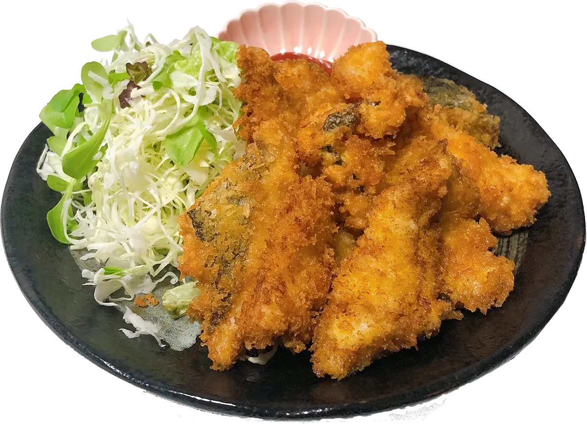 収穫したベビーリーフを千切りキャベツと混ぜて料理の付け合わせにした様子（32日目）